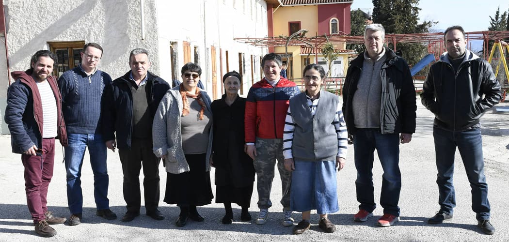 Είδη πρώτης ανάγκης παρέδωσε στη Δουραχάνη το Σωματείο Φωτογράφων Ιωαννίνων