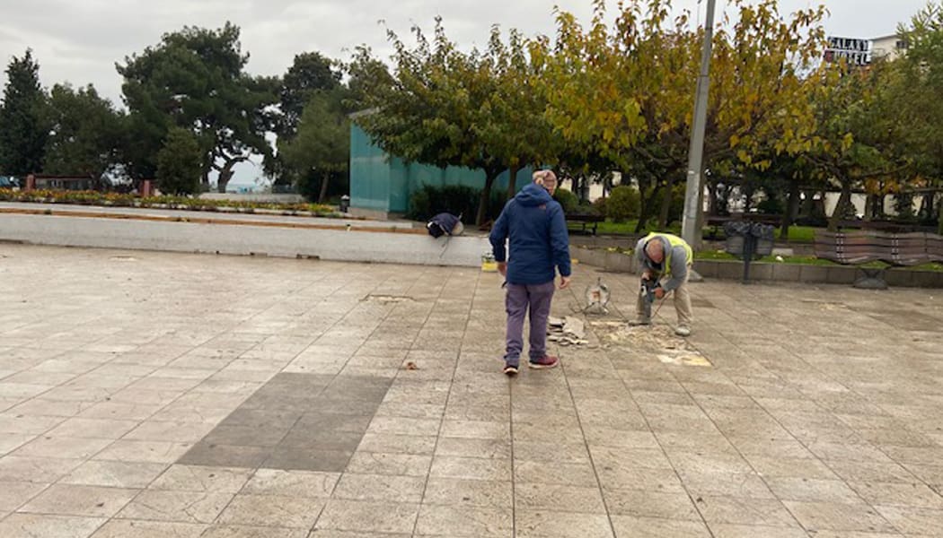 Ξεκίνησαν οι εργασίες αποκατάστασης της κεντρικής πλατείας
