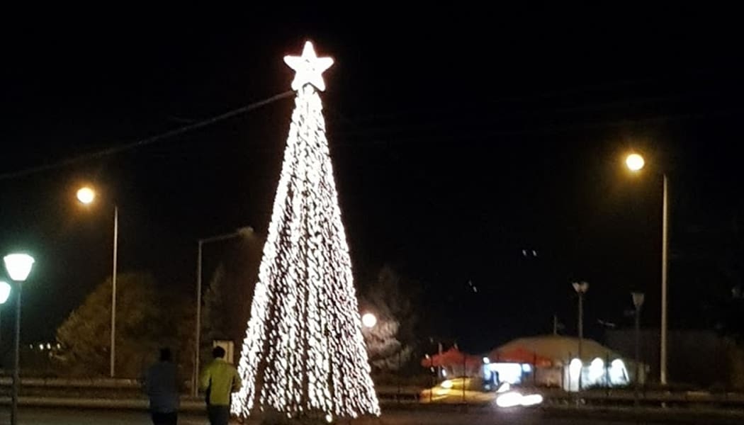 Άναψε και φέτος το Χριστουγεννιάτικο δέντρο της ΔΩΔΩΝΗ Α.Ε. στο Πανηπειρωτικό