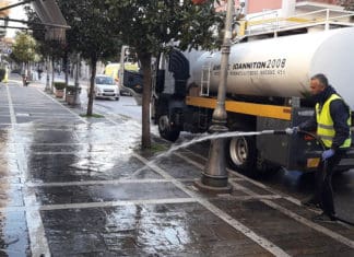Πλύσιμο κι απολύμανση από τον Δήμο