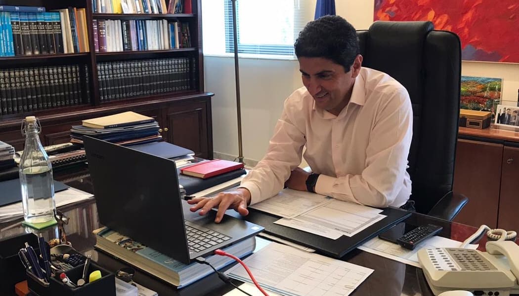 Συνάντηση Αυγενάκη με ΠΣΑΚ: “Πράσινο φως πρώτα από τους λοιμωξιολόγους”