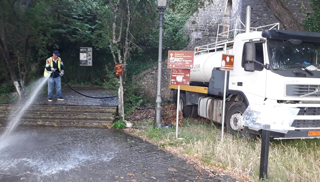 Καθαρισμός και απολύμανση των πυλών του Κάστρου