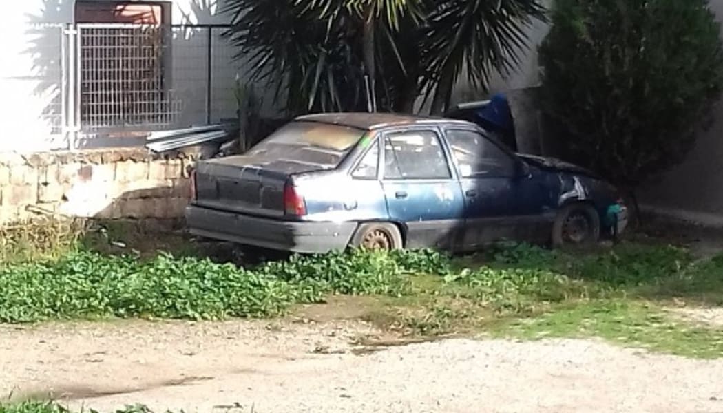 Υπογράφηκε η σύμβαση για την απομάκρυνση οχημάτων που έχουν εγκαταλειφθεί