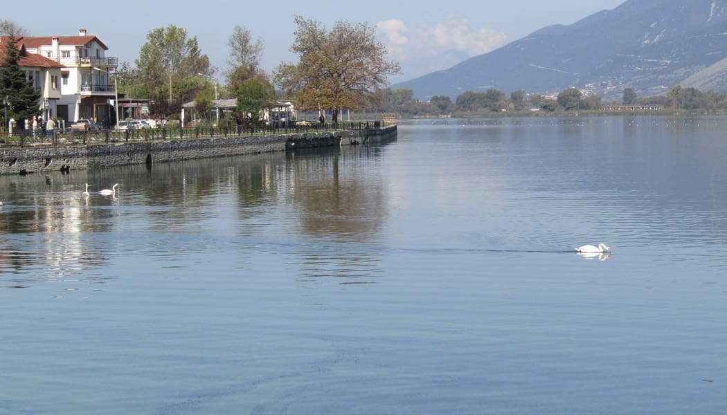 Αυστηρότεροι έλεγχοι για την προστασία της λίμνης