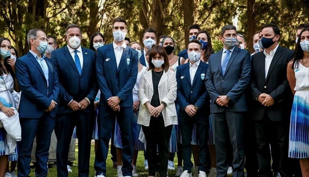 Στην πρόεδρο της Δημοκρατίας ο Ντούσκος μαζί με τους άλλους Ολυμπιονίκες του Τόκιο