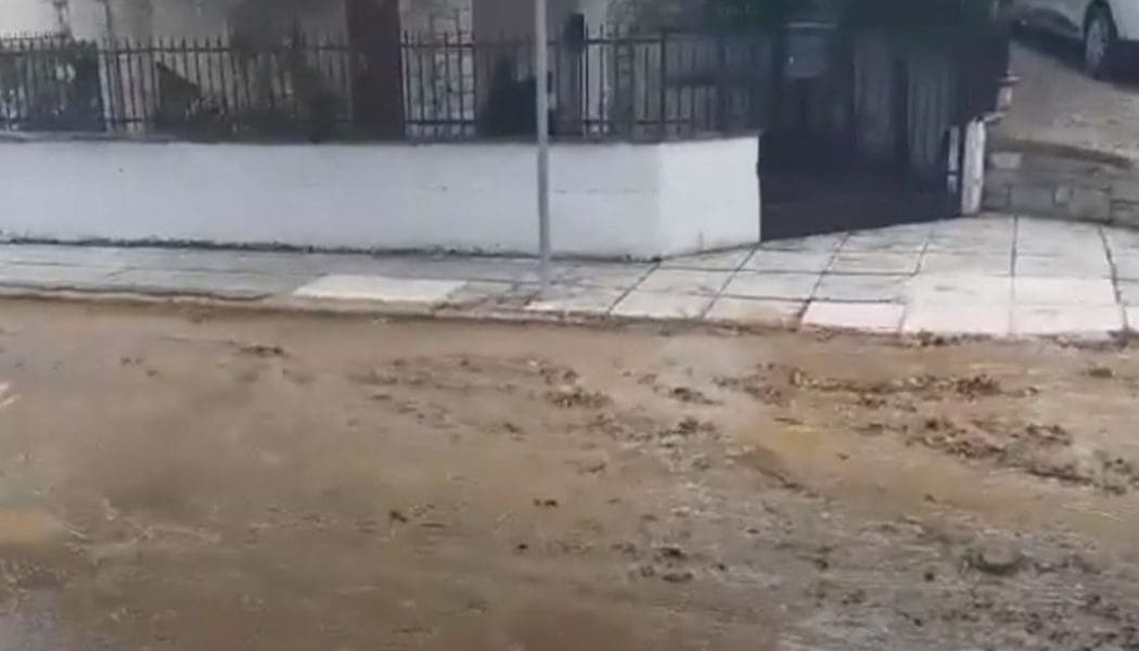 Η εικόνα από την κακοκαιρία στο λεκανοπέδιο- Προσοχή στις μετακινήσεις