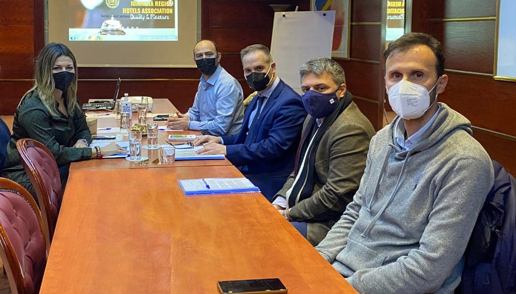 Συνάντηση της Ένωσης Ξενοδόχων με την Υφ. Τουρισμού, Σοφία Ζαχαράκη