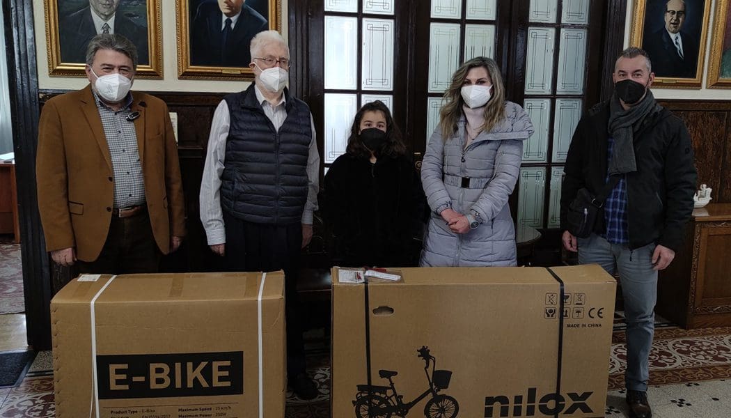 Παραδόθηκαν τα δύο ποδήλατα από την κλήρωση της ανακύκλωσης
