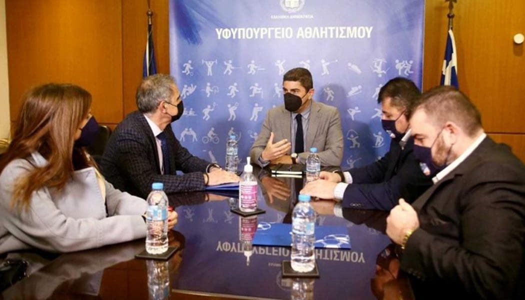 Συνάντηση Σούπερ Λίγκας με Αυγενάκη: Συζητήθηκαν η επιστροφή των φιλάθλων και τα ποσοστά του στοιχήματος