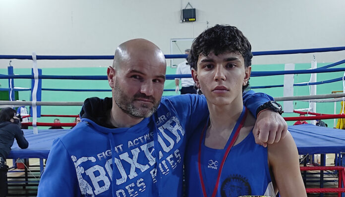 Χρυσό στο πανελλήνιο πρωτάθλημα πυγμαχίας Νέων για τον Ρέμο Βελλή του Tiger  boxing club | Super-FM