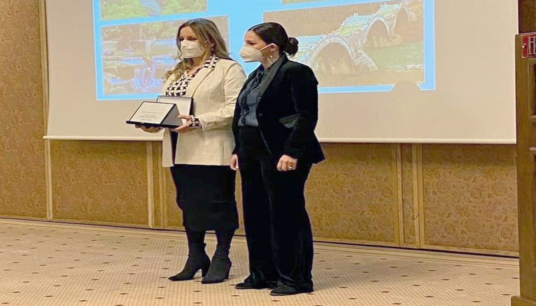 Την Πρόεδρο του Ν.Ο. Ιωαννίνων βράβευσε η Ένωση Ξενοδόχων