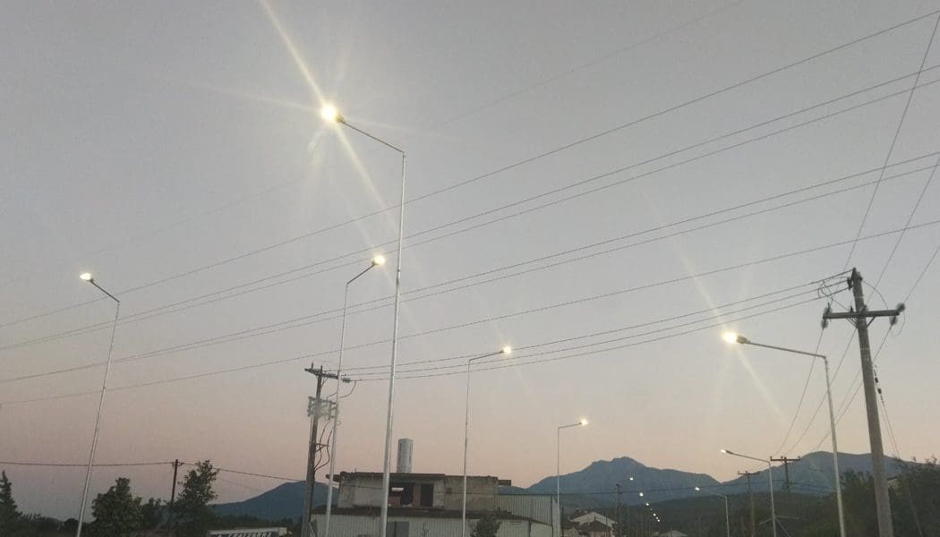 Άναψαν τα πρώτα led στη Νιάρχου στον κόμβο Πεδινής