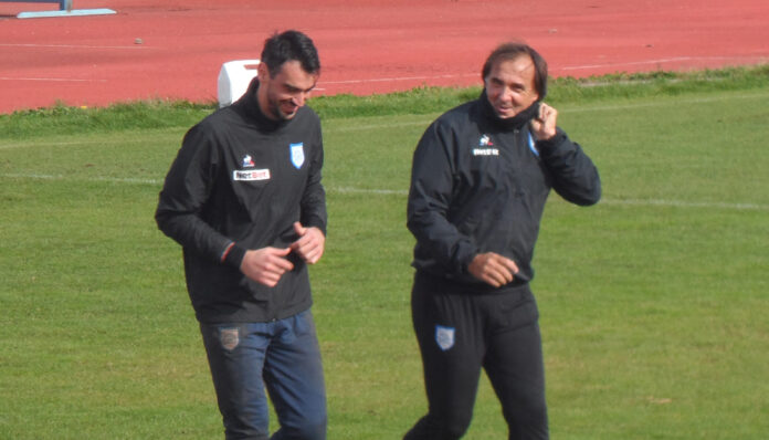 tsintotas-plavoukos-pas-