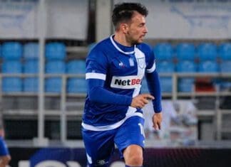 “Κρέμασε” τα ποδοσφαιρικά του παπούτσια ο Σωτήρης Νίνης (video)