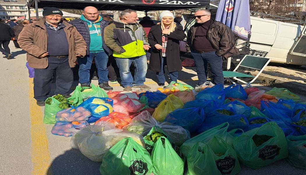 Προσφορά των παραγωγών της Λαϊκής στη Μονή Δουραχάνης