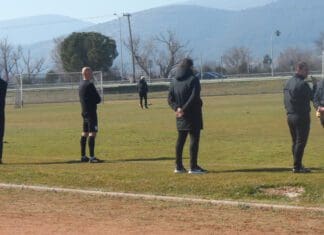 Παραμένει στα «πιτς» ο Ριένστρα, σκέψεις για αλλαγές στα χαφ