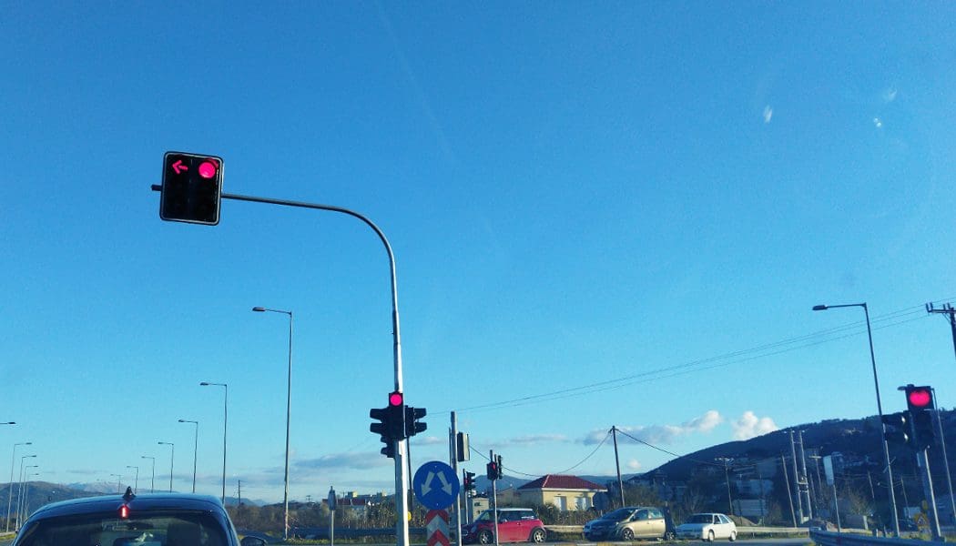 Σε λειτουργία και πάλι τα φανάρια στον κόμβο του Νεοχωρόπουλου