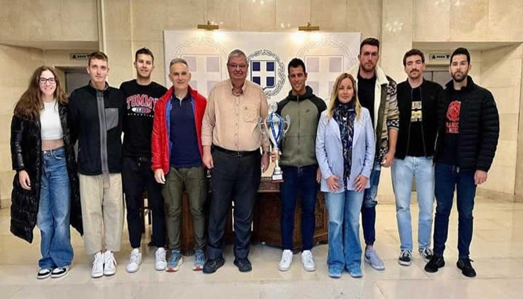 Στον Περιφερειάρχη με το κύπελλο ο Ν.Ο.Ι.