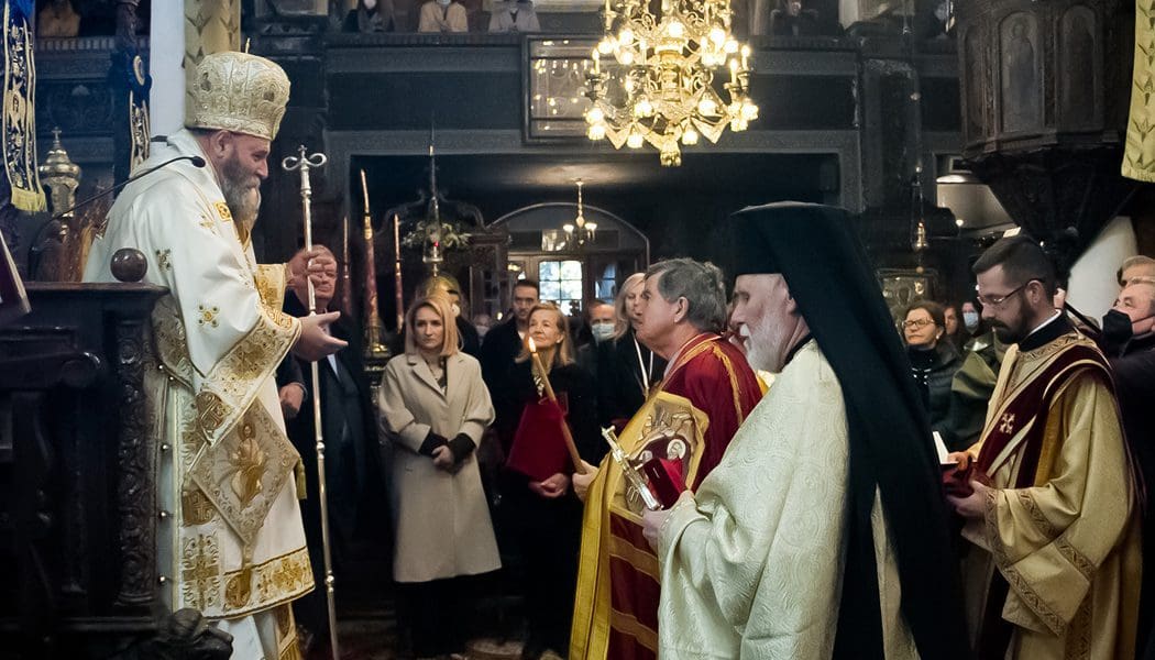 Επέστρεψε η ιστορική λειψανοθήκη της Ιεράς Μονής Διχουνίου