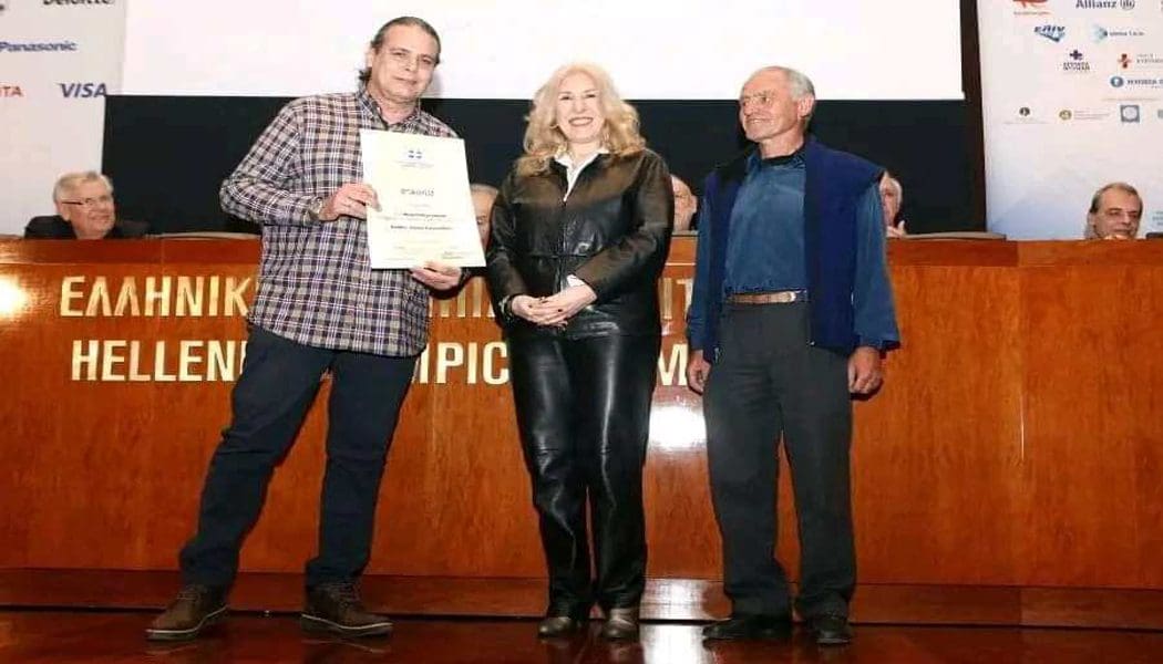 Η βράβευση του ΠΣΑΤ στον Μιχάλη Μερτζιανίδη για τη συνέντευξη στον Γιάννη Κούρο (video)