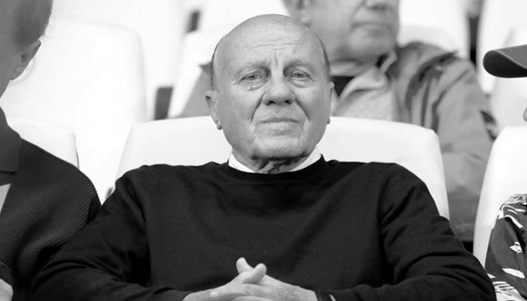 Πέθανε ο θρυλικός Μίμης Δομάζος