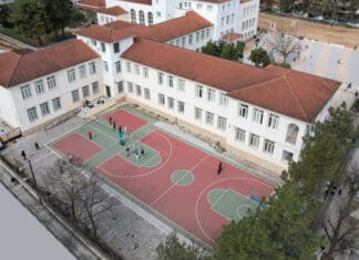 Ανοιχτές οι αυλές των σχολείων ως την Κυριακή λόγω της έντονης σεισμικής ακολουθίας