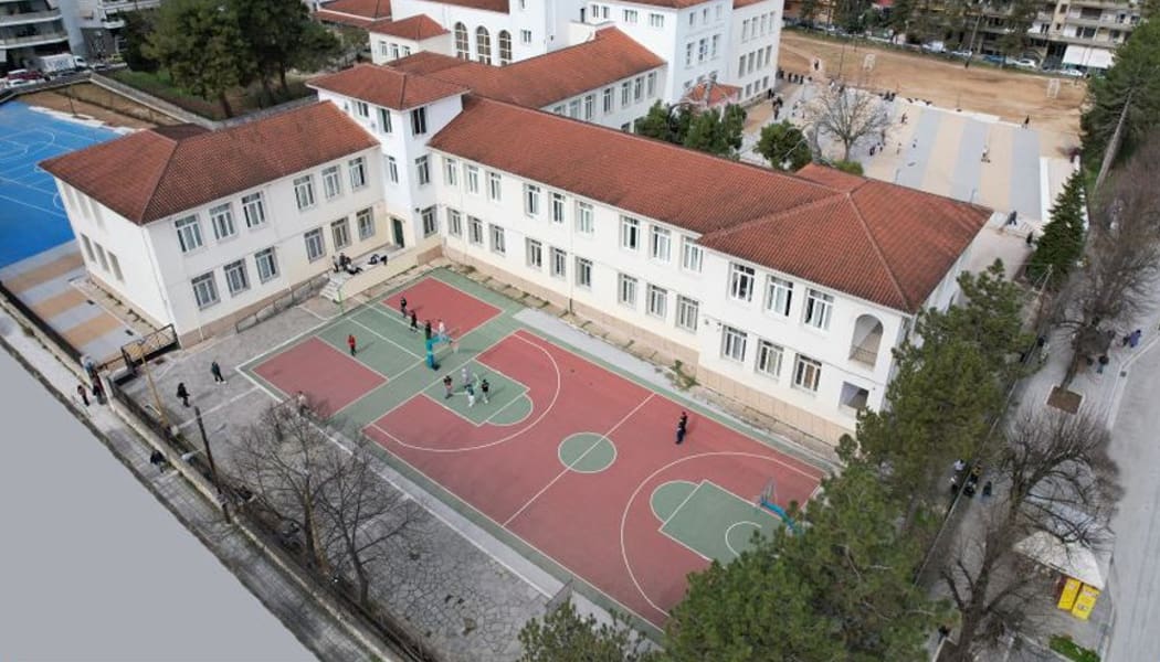 Ανοιχτές οι αυλές των σχολείων ως την Κυριακή λόγω της έντονης σεισμικής ακολουθίας