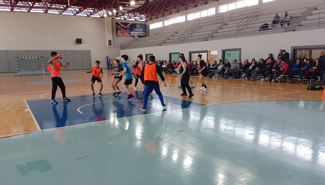 Βιωματικό σεμινάριο χάντμπολ σε καθηγητές φυσικής αγωγής