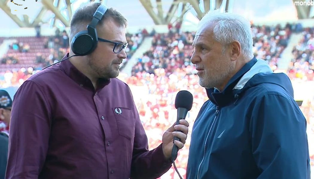 Βοσνιάδης: «Τη γιορτή που μας ετοίμασαν, τη στολίσαμε κι εμείς με την εμφάνισή μας» (video)