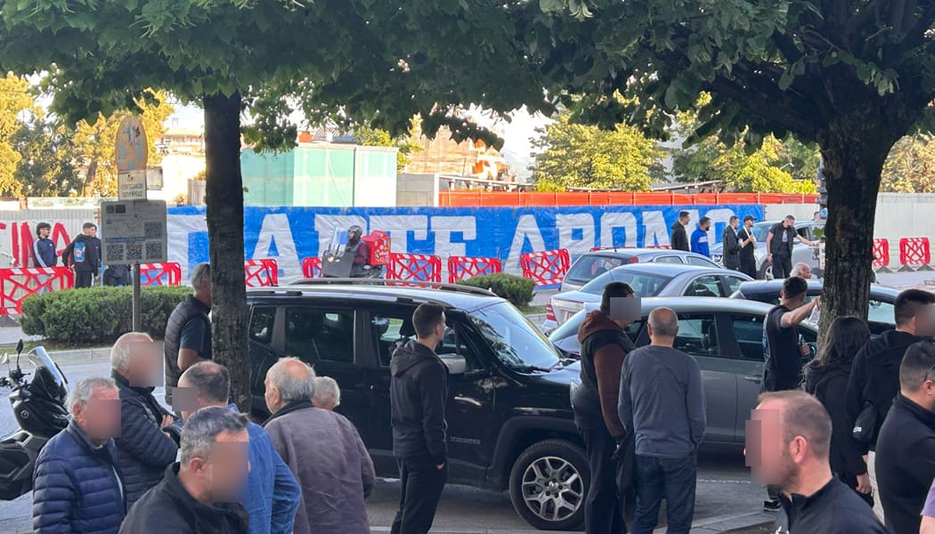 Σε εξέλιξη η συγκέντρωση διαμαρτυρίας των φιλάθλων του ΠΑΣ Γιάννινα