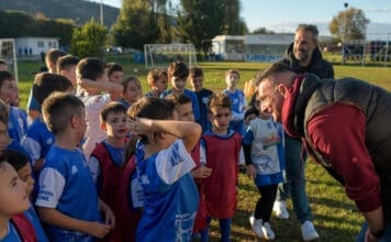 Φωτογραφικά “κλικ” από την επίσκεψη Κούστα, Τζημόπουλου και παικτών στον ερασιτέχνη ΠΑΣ Γιάννινα