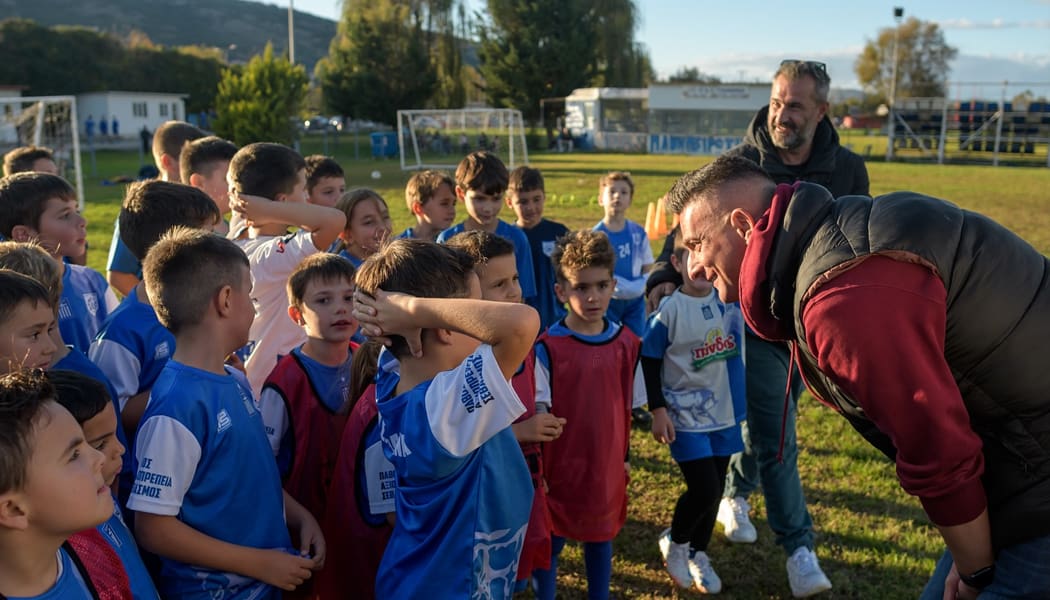 Φωτογραφικά “κλικ” από την επίσκεψη Κούστα, Τζημόπουλου και παικτών στον ερασιτέχνη ΠΑΣ Γιάννινα