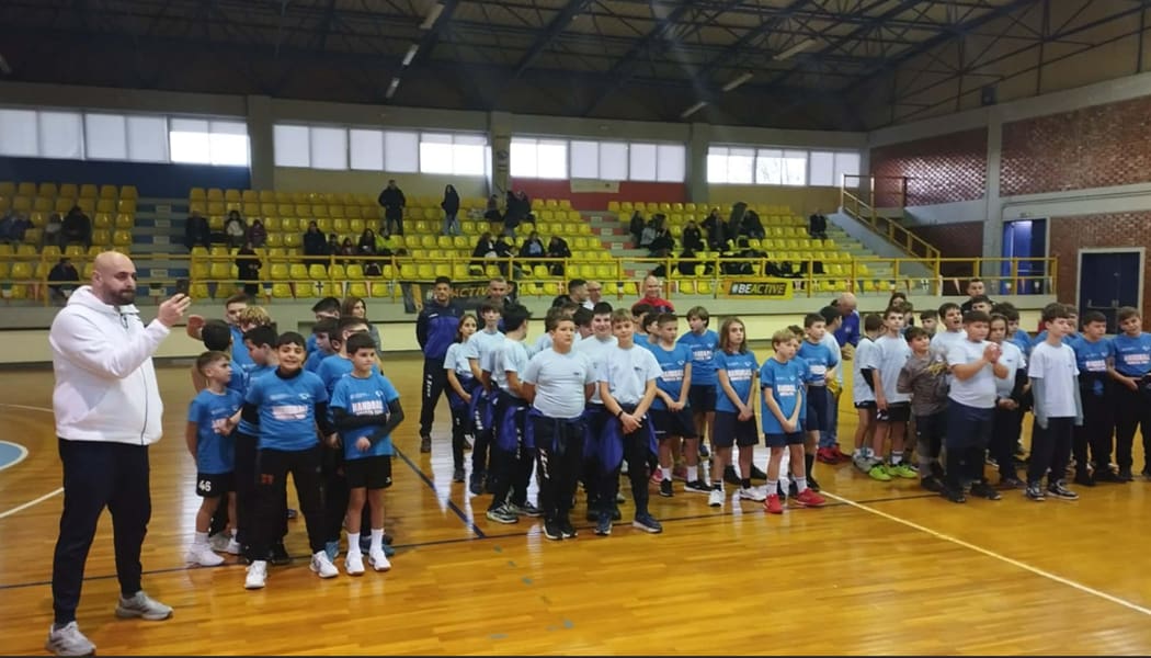 Ξεκίνησε στην Κόνιτσα το 13ο Χριστουγεννιάτικο τουρνουά χάντμπολ Παμπαίδων